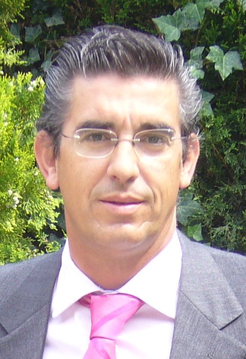 Dr Santiago Arias